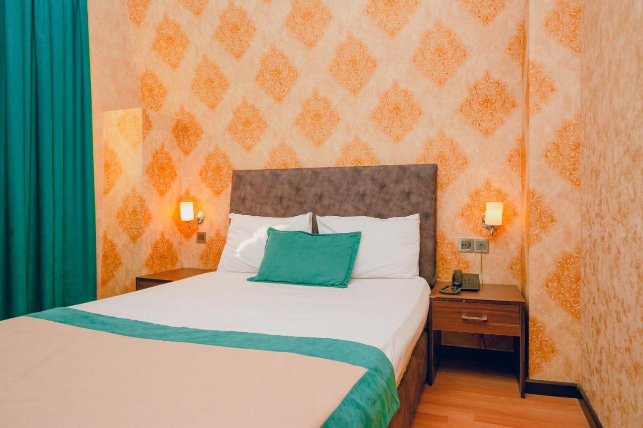 The Center Hotel Baku Exterior photo