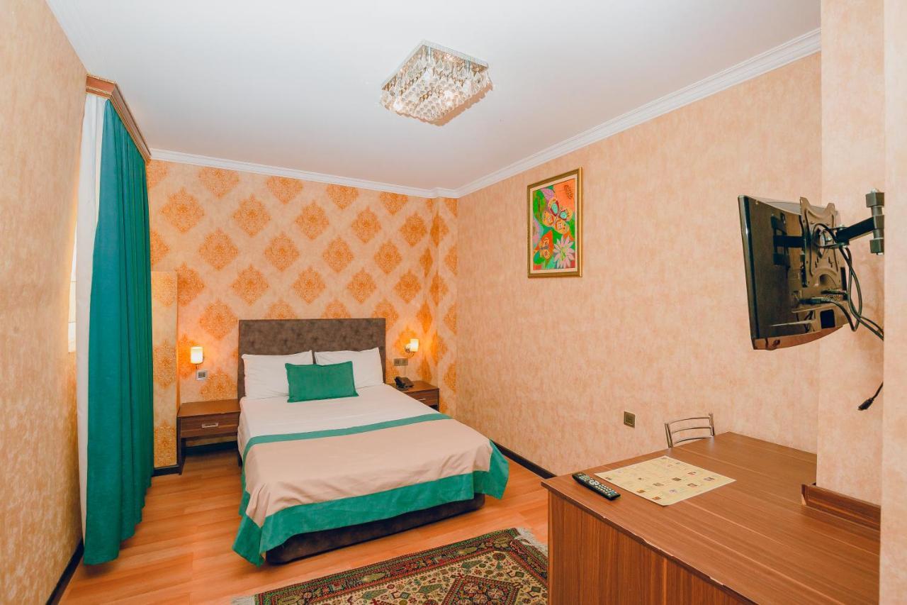 The Center Hotel Baku Exterior photo