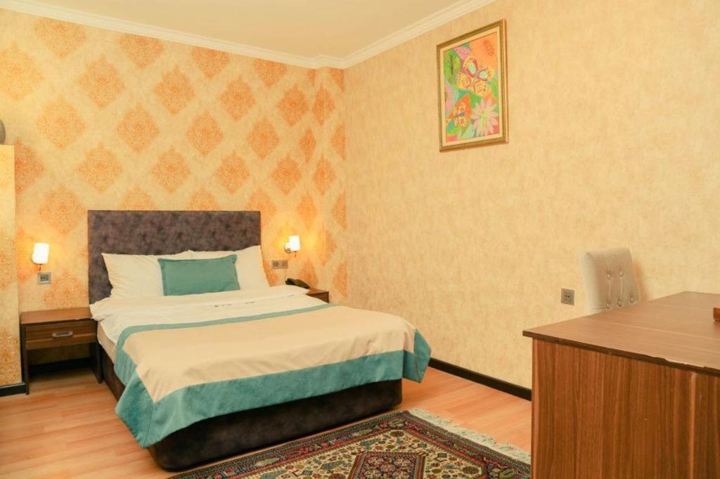 The Center Hotel Baku Exterior photo
