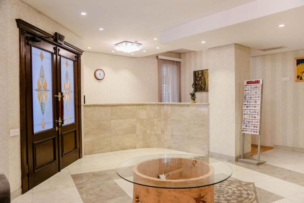 The Center Hotel Baku Exterior photo