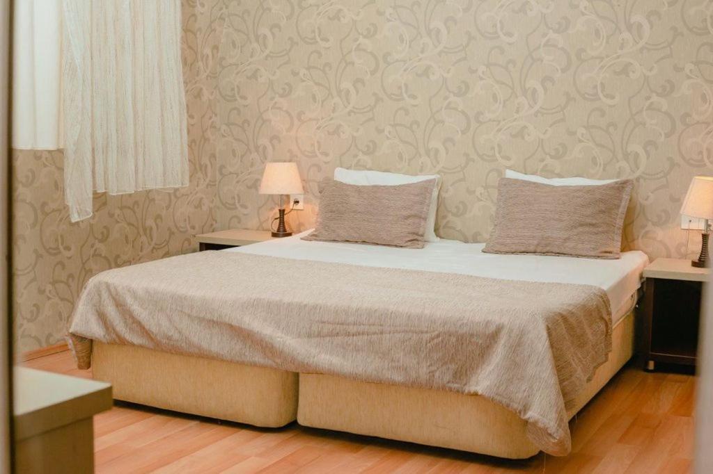 The Center Hotel Baku Exterior photo